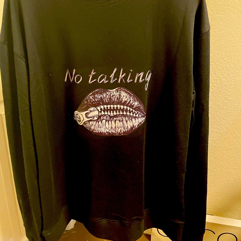 Sweatshirt